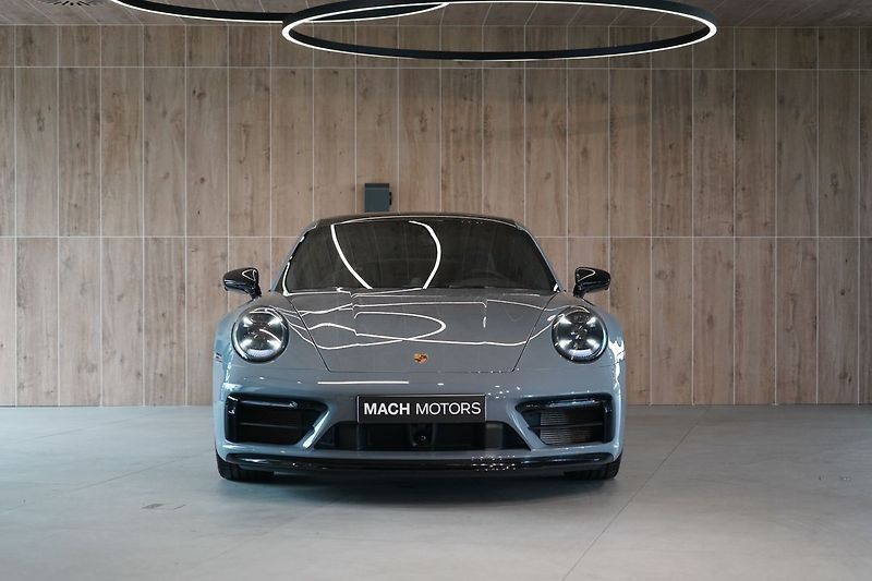 Porsche 911 Carrera 4 GTS, Aerokit, Lift - fotka 2 z 55