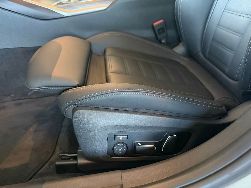 BMW Ostatní M340i xDrive Touring El.tažné - fotka 9 z 11