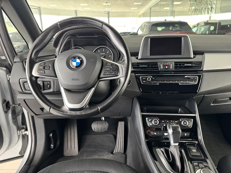 BMW Řada 2 218d 110kW*AT8*LED*Navi*PDC - fotka 9 z 31