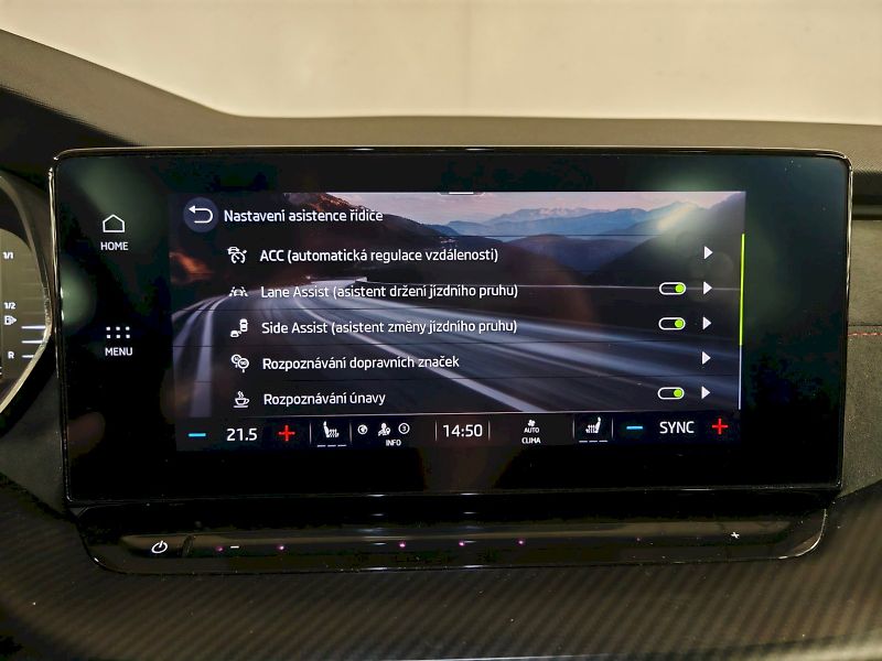 Škoda Octavia (2023) 2.0 TSI 180 kW DSG RS - fotka 11 z 32