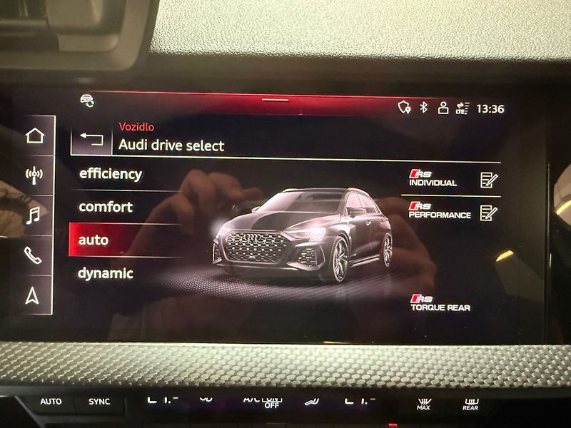 Audi RS 3 (2023) 2.5 TFSI 400 HP Sportback CZ - fotka 16 z 33