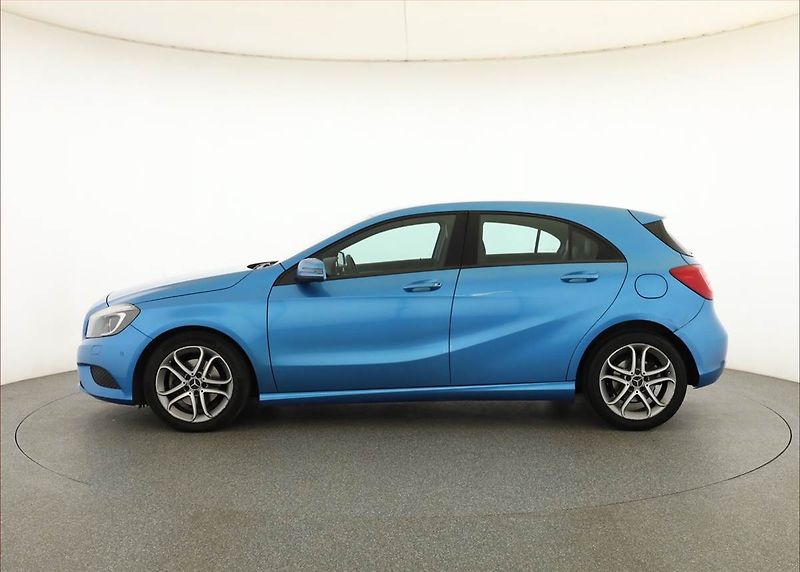 Mercedes-Benz Třídy A (2012) A 180, Kůže, Navi, Bi-Xenony - fotka 3 z 17