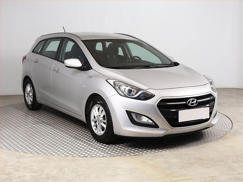 Hyundai i30 (2016) 1.6 GDI, Serv.kniha, Tempomat - fotografie inzerátu