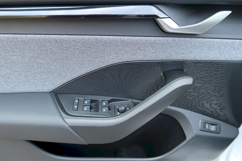 Škoda Octavia (2024) Combi TOP SELECTION 1,5 TSI M- - fotka 15 z 32
