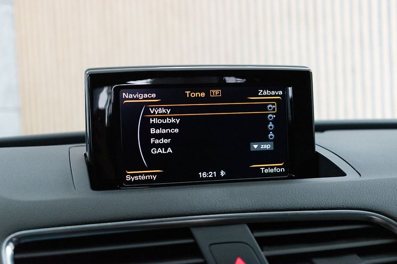 Audi Q3 2.0TDI 110kW QUATTRO*2xKOLA*ČR - fotka 27 z 43