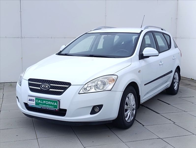 Kia Ceed 1,6 CVVT Aut. klimatizace ČR - fotka 2 z 28
