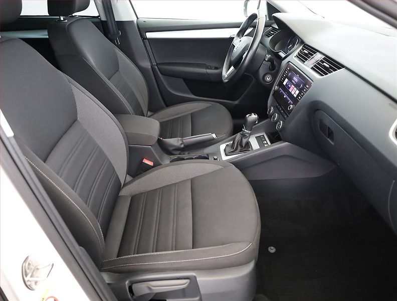 Škoda Octavia (2019) Ambition Plus 1.5 TSI, Automat - fotka 7 z 15