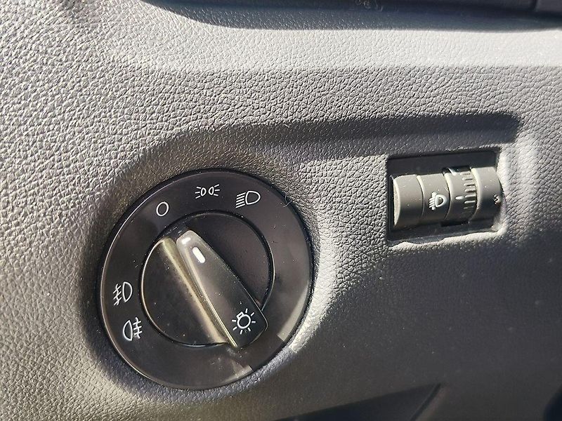 Škoda Fabia 1.6 TDi/55kW Ambiente - fotka 21 z 28