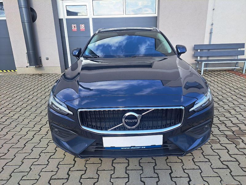 Volvo V60 (2021) 2.0 B4 Momentum, ZÁRUKA - fotka 3 z 36