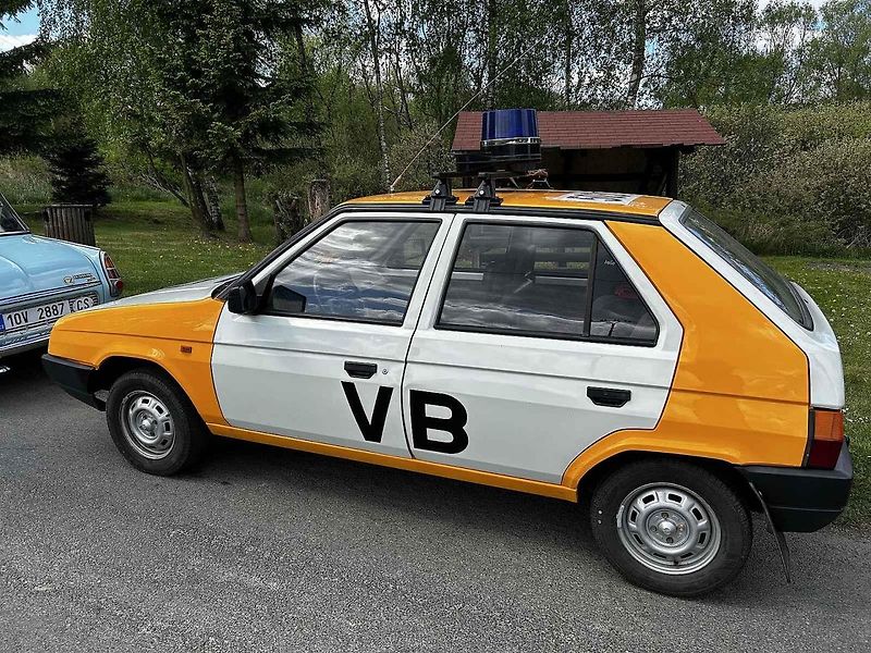 Jízda historických vozidel po Pašeráckých stezkách v obci Rybník.