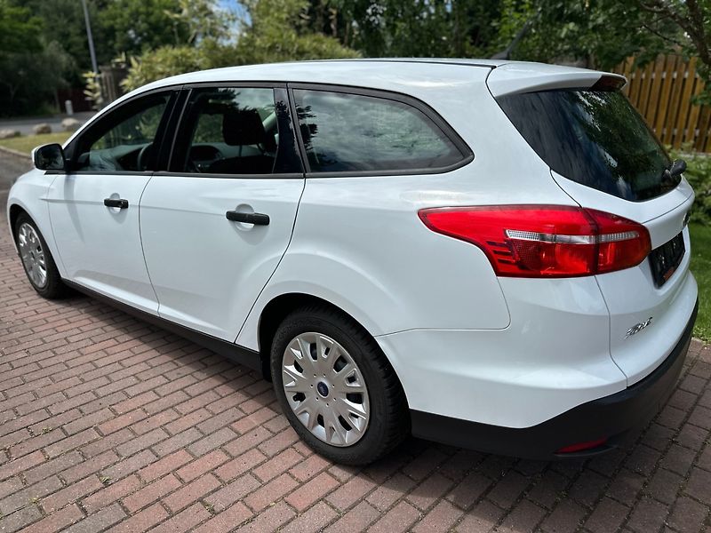 Ford Focus (2015) 1.0 EcoBoost 74kw - fotka 5 z 24
