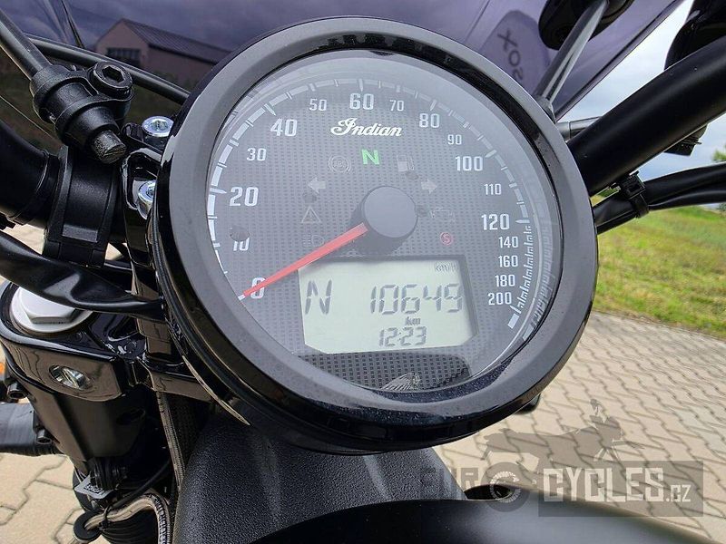 Indian (2018) Scout Bobber - fotka 13 z 15