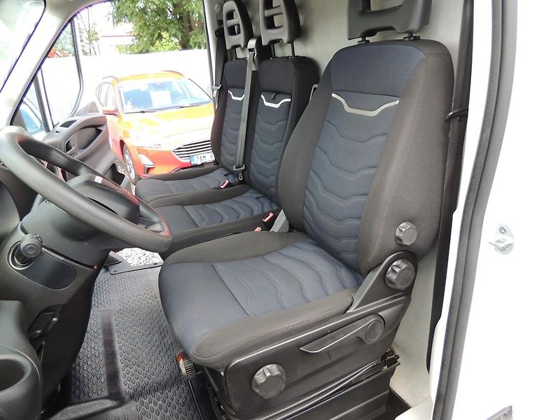 Iveco Daily (2021) 2.3D,35S16,115kw,Maxi,ČR,1maj. - fotka 14 z 31