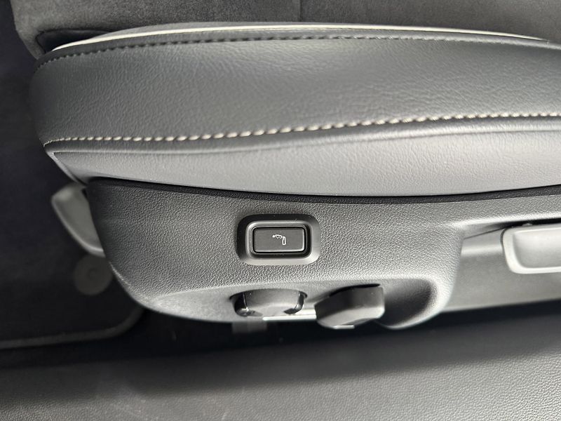 Volkswagen Passat Variant 1,5 eTSI DSG*REZERVACE! - fotka 31 z 41