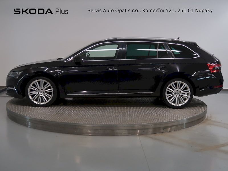 Škoda Superb (2020) LAURIN&KLEMENT 2.0TDI 140KW DS - fotka 3 z 48