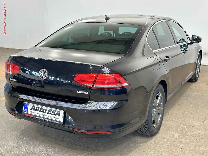 Volkswagen Passat (2015) 1.4TSi, 1.maj, LED, navi - fotka 4 z 18