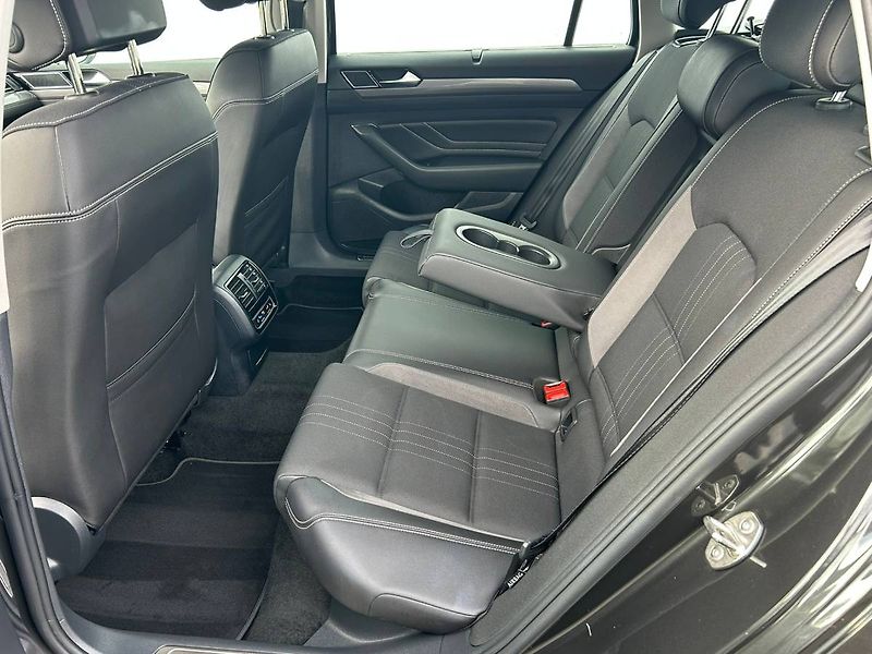 Volkswagen Passat (2022) 2.0 TDI 147kW Head Up Matrix - fotka 9 z 30