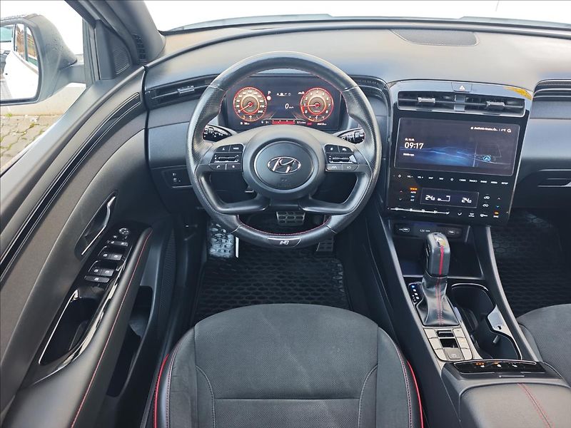 Hyundai Tucson 1,6 T-GDI MHEV 7DCT automat  4 - fotka 16 z 23