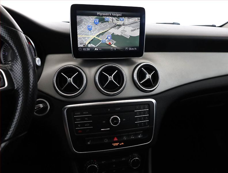 Mercedes-Benz CLA (2015) 180, Automat, Kůže, Navi - fotka 10 z 18