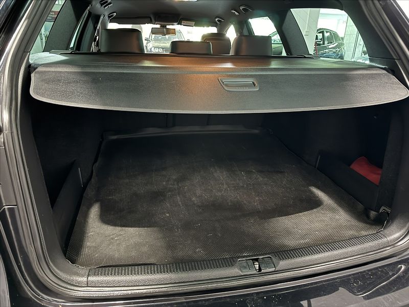 Volkswagen Passat 2,0   TDI DSG HIGHLINE BIXEN - fotka 29 z 42
