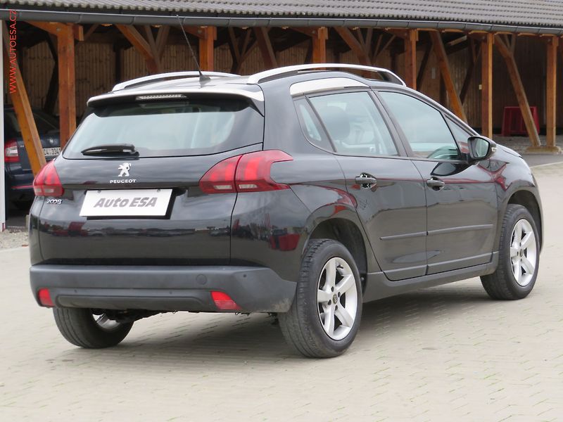Peugeot 2008 (2017) 1.2PT, ČR, Active - fotka 4 z 28