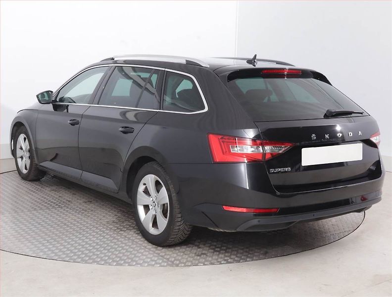 Škoda Superb (2021) 1.5 TSI, Automat, Serv.kniha - fotka 4 z 16
