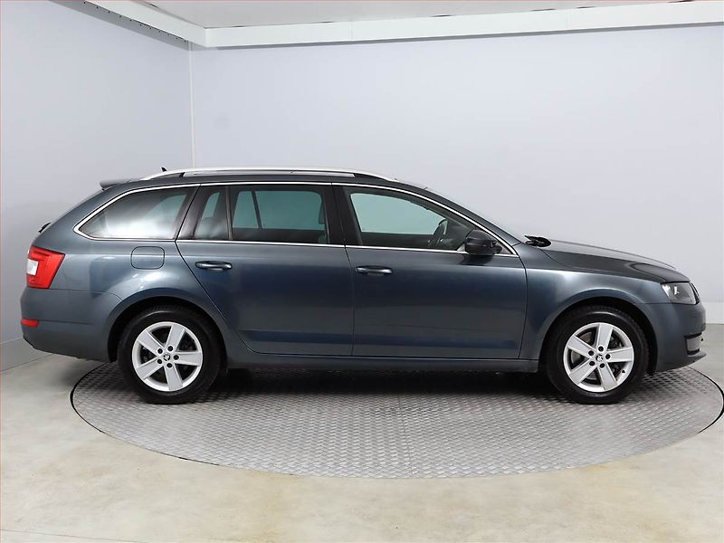 Škoda Octavia (2014) 1.8 TSI, 4X4, Automat - fotka 6 z 21