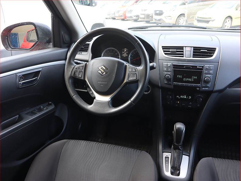 Suzuki Swift (2013) 1.2, Automat, Tempomat - fotka 7 z 17