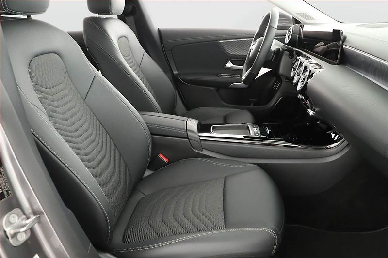 Mercedes-Benz CLA (2025) 200, Progressive - fotka 7 z 27