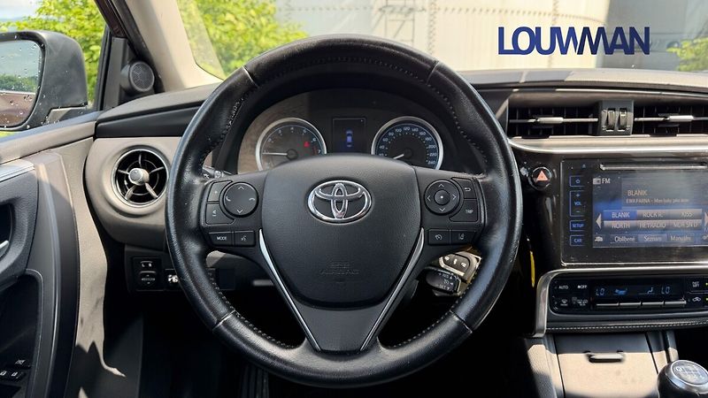 Toyota Corolla 1.6 Active TREND+ - fotka 6 z 23