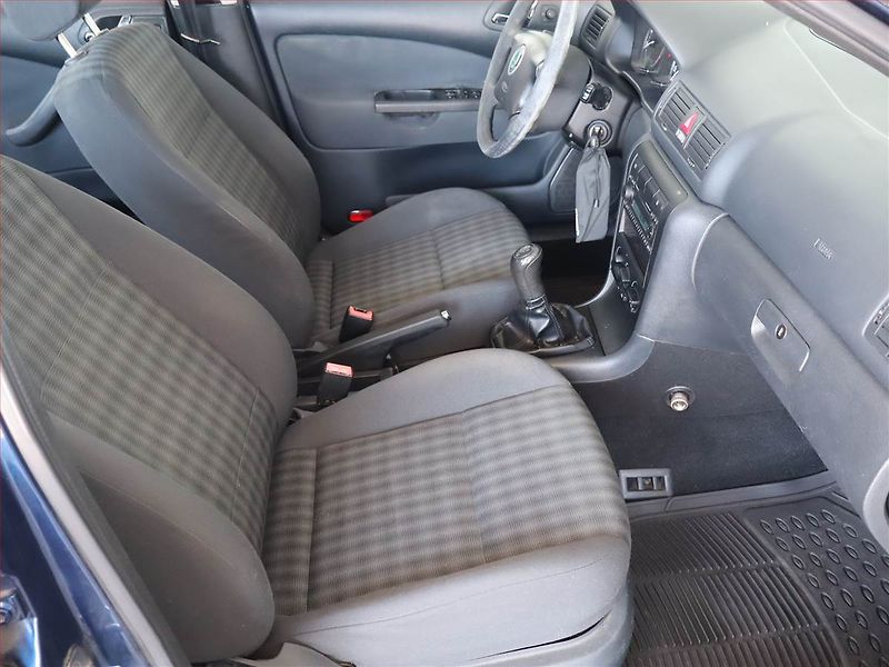 Škoda Octavia (2008) 1.6, Serv.kniha, po STK - fotka 9 z 15