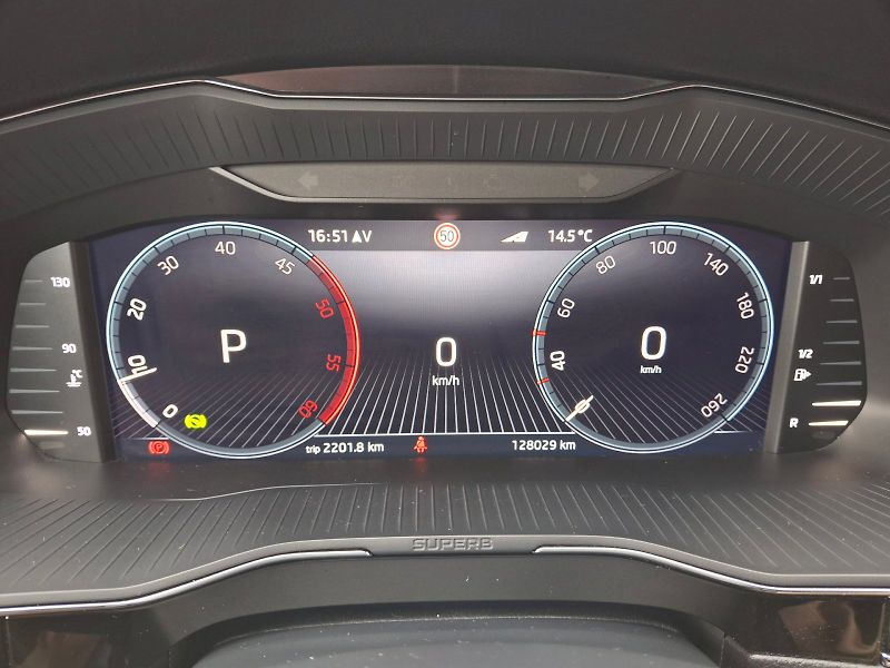 Škoda Superb (2023) Combi L&K DSG 2,0TDi 147kW - fotka 17 z 35