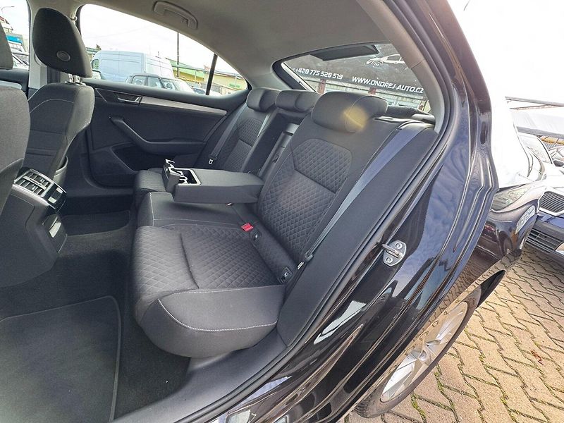 Škoda Superb (2019) 1,5 TSI 110 KW 2. MAJ KM - fotka 35 z 44