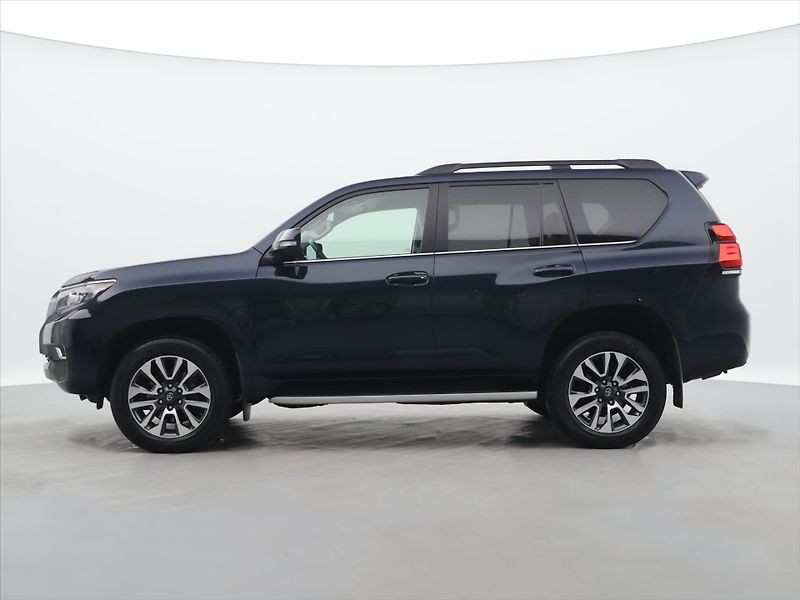 Toyota Land Cruiser 2,8 D-4D 150KW CZ 1.MAJ 4X4 - fotka 4 z 40