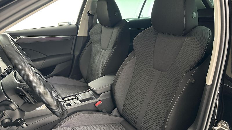 Škoda Octavia 2.0 TDI DSG 4x4 Style Combi - fotka 15 z 31