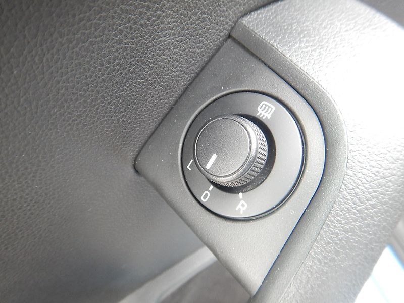 Škoda Octavia III 1.6 TDI, ČR, KLIMA - fotka 17 z 28