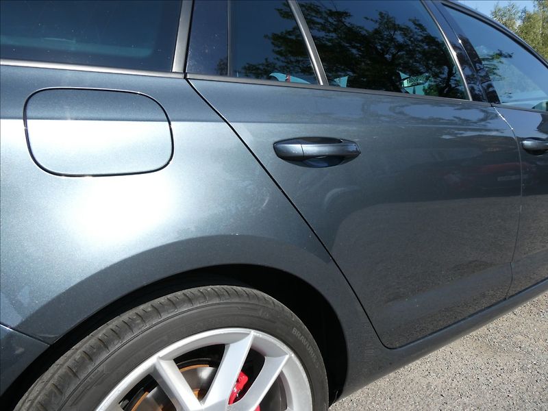 Škoda Octavia 2,0 TDi 135kW RS DSG, serviska - fotka 13 z 49
