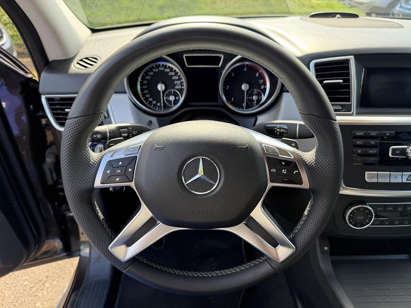 Mercedes-Benz Třídy M 350 CDI 4MITIC BLUETEC - fotka 19 z 23