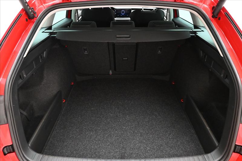 Škoda Octavia 2,0 110kW DSG Ambition Záruka - fotka 10 z 30