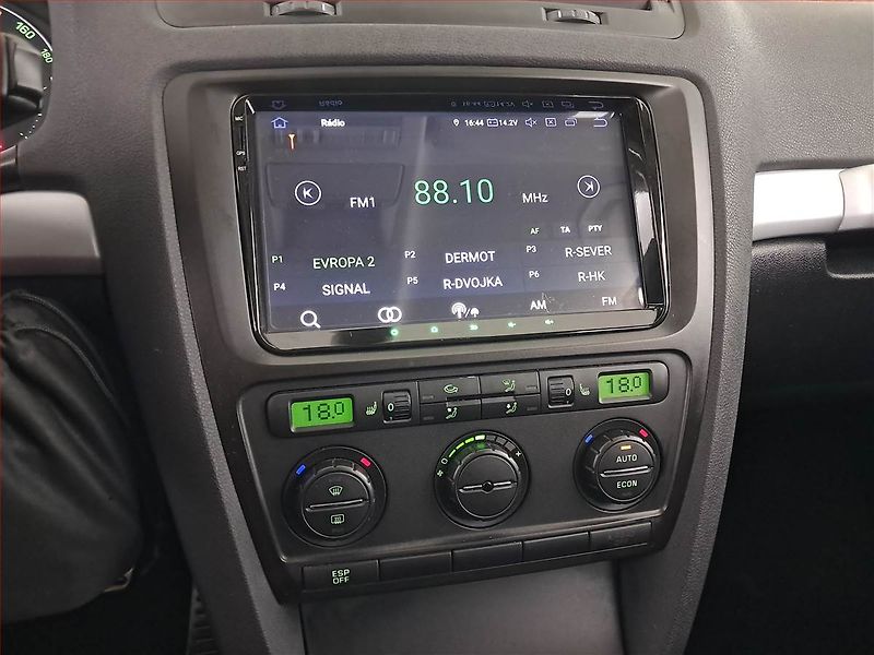 Škoda Octavia (2007) Scout 2.0, 4X4, Navi, Xenony - fotka 12 z 20