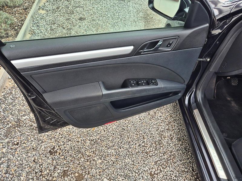 Škoda Superb (2011) 2.0 TDI Serviska Rozvody - fotka 45 z 48