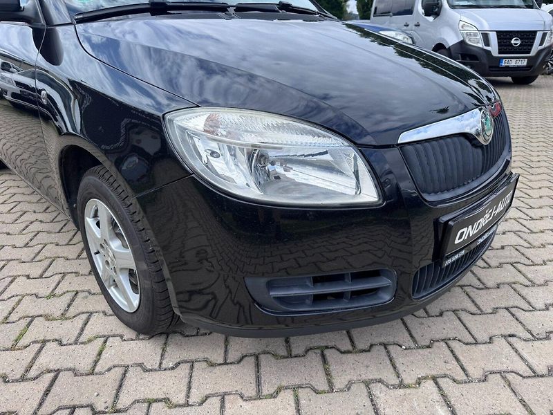 Škoda Fabia (2010) 1,4i 16V 63 KW 2.MAJ KILOMETRY - fotka 11 z 50