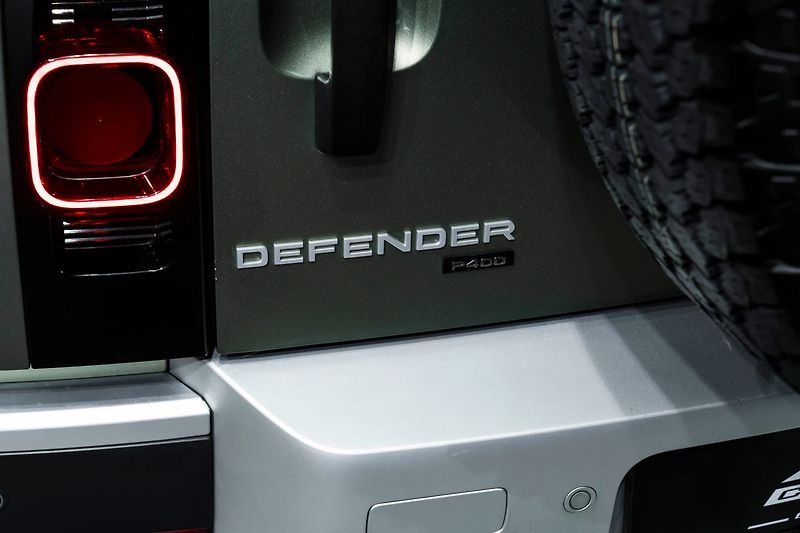 Land Rover Defender - fotka 18 z 19