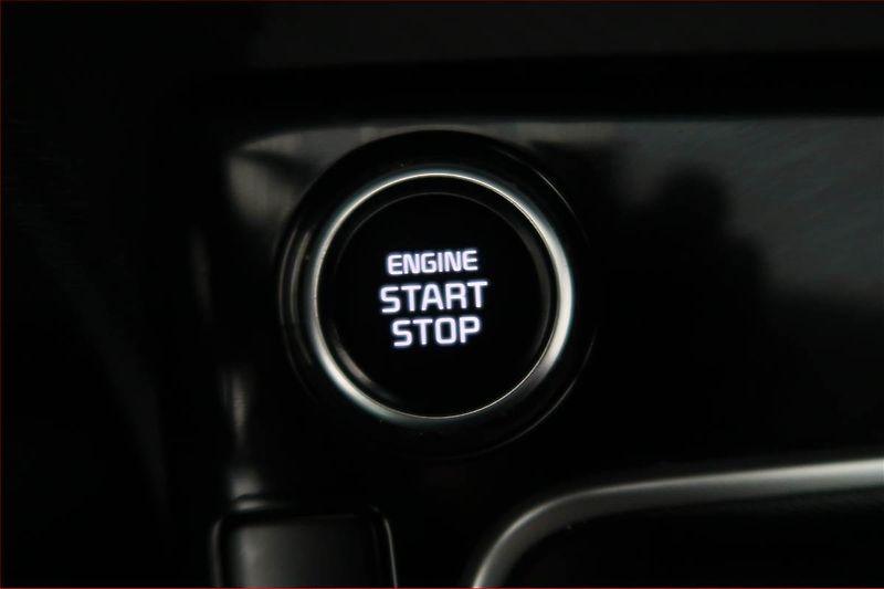 Kia Sportage (2022) 1.6 T-GDI MHEV - fotka 17 z 20