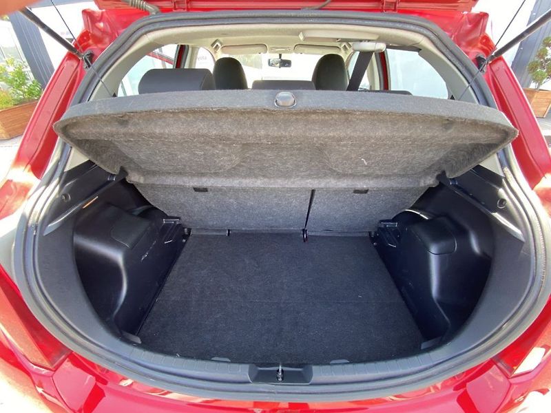 Toyota Yaris 1.0i,ČR-1.maj,Active,nová STK - fotka 25 z 25