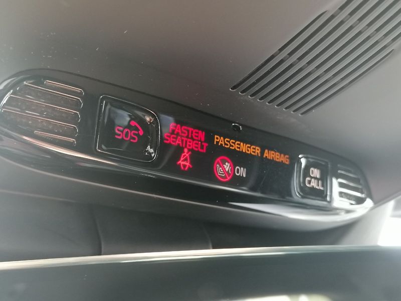 Volvo XC40 (2022) 1.5 T3 R-DESIGN Aut. - fotka 34 z 35