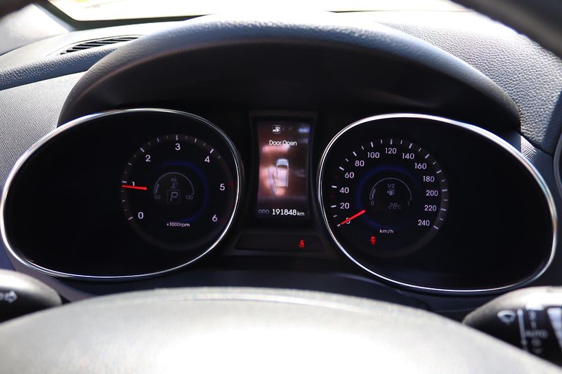 Hyundai Santa Fe Santa Fe 2.2 CRDi 4x4 ČR 1.MAJ - fotka 30 z 59