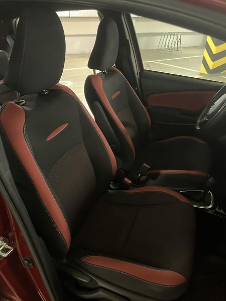 Toyota Yaris (2020) 1,5 Hybrid - fotka 6 z 8