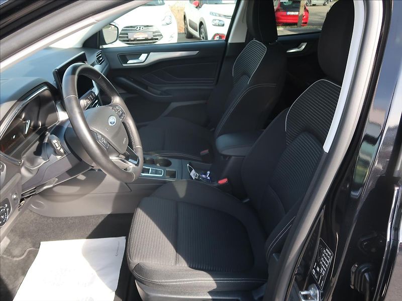 Ford Focus 1,5 EcoBlue,85kW,Titanium,1maj - fotka 12 z 27