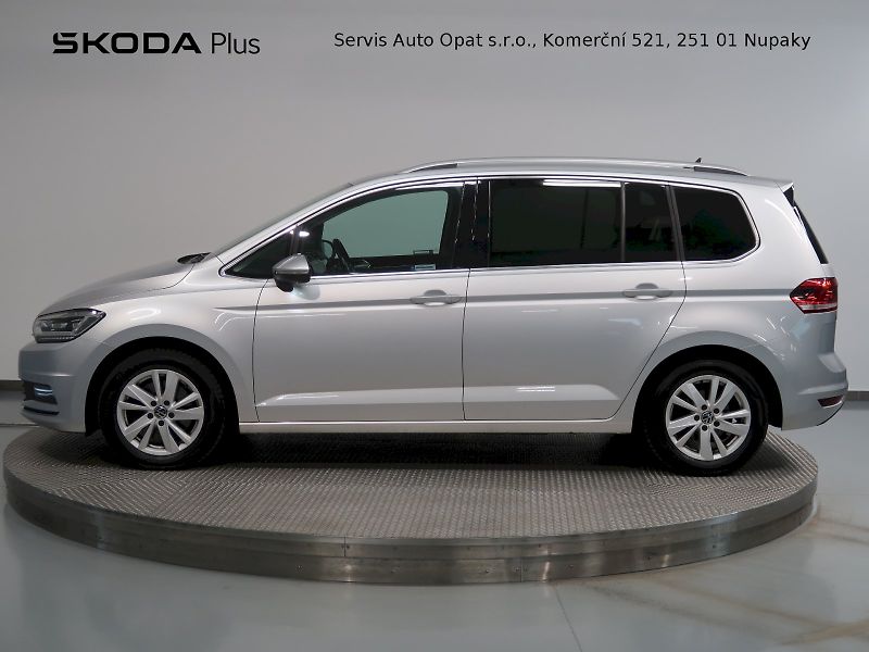 Volkswagen Touran (2022) HIGHLINE 1.5TSI 110KW EVO - fotka 3 z 41